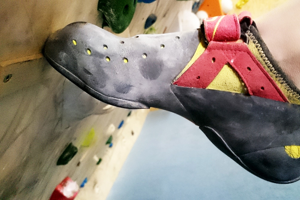 2020 Comp Climbing Shoe Review: Scarpa Drago LV (& Drago)